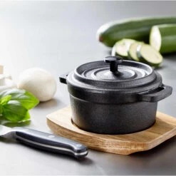 Butlers -Butlers butlers mini serviertopf mit holzuntersetzer l 14 x b 11cm hot iron in schwarz 1